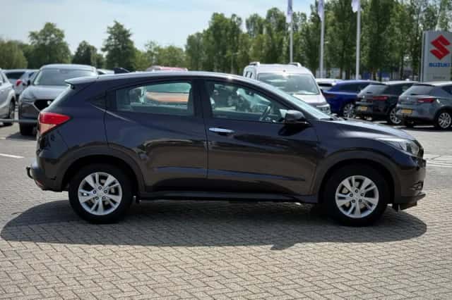 Honda HR-V (2017) thumbnail 6