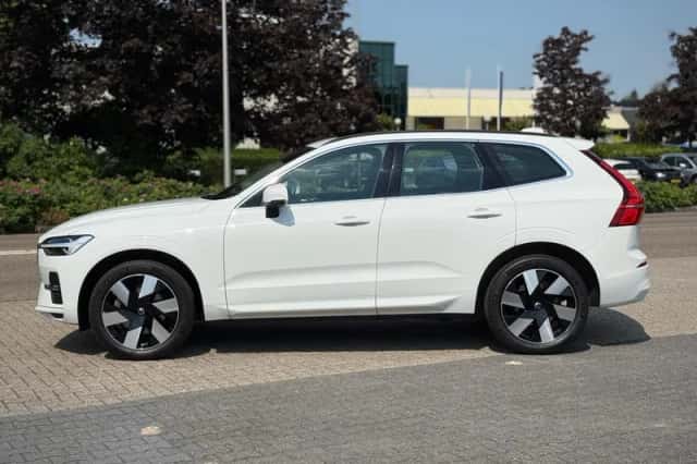 Volvo XC60 (2022) thumbnail 2