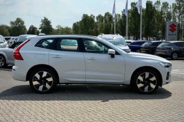 Volvo XC60 (2022) thumbnail 6
