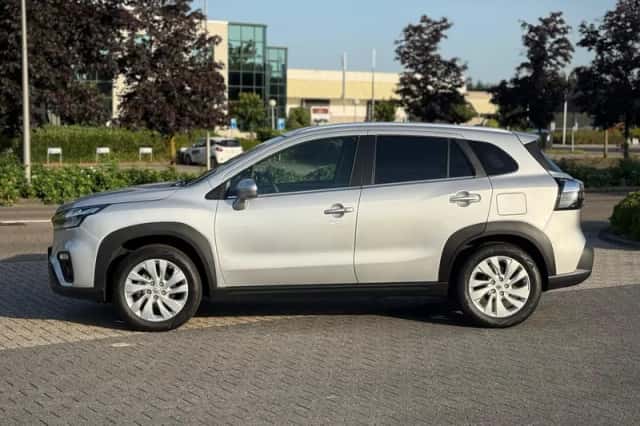 Suzuki S-CROSS (2025) thumbnail 2