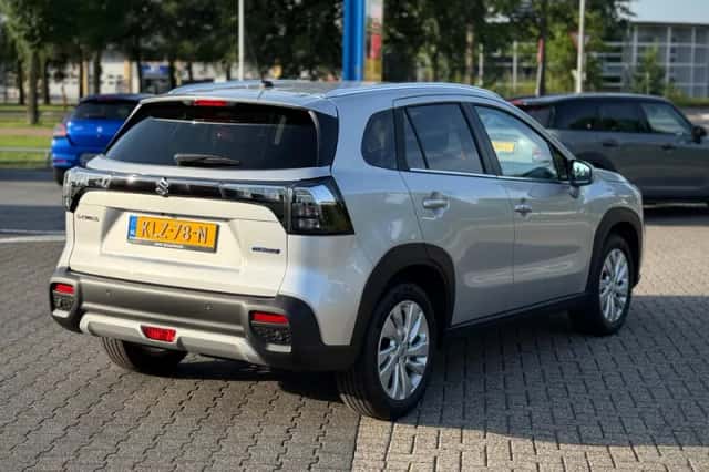 Suzuki S-CROSS (2025) thumbnail 5