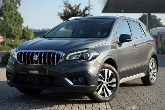 Suzuki S-CROSS (2020) thumbnail 1