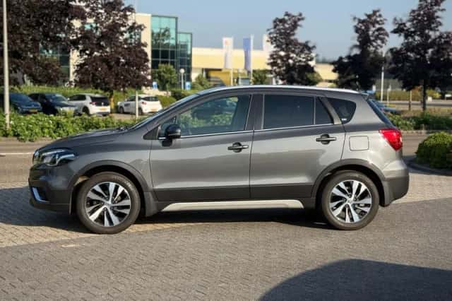 Suzuki S-CROSS (2020) thumbnail 2