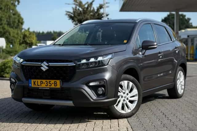 Suzuki S-CROSS (2022) thumbnail 1