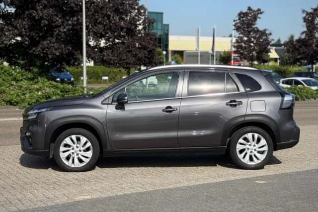 Suzuki S-CROSS (2022) thumbnail 2