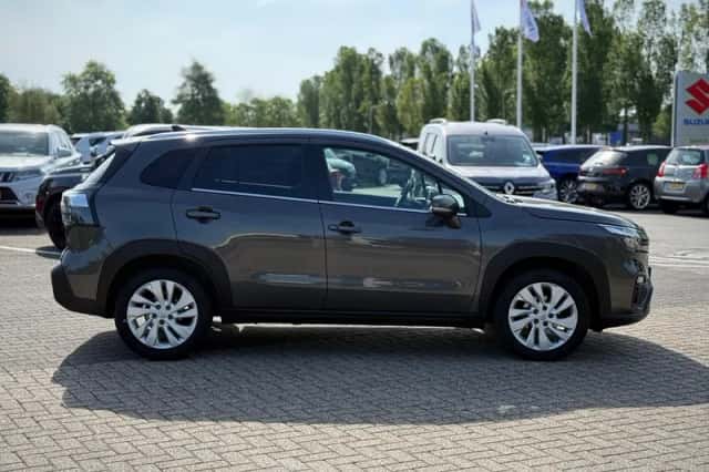 Suzuki S-CROSS (2022) thumbnail 6