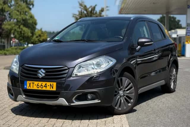 Suzuki SX4 S-Cross (2014) thumbnail 1