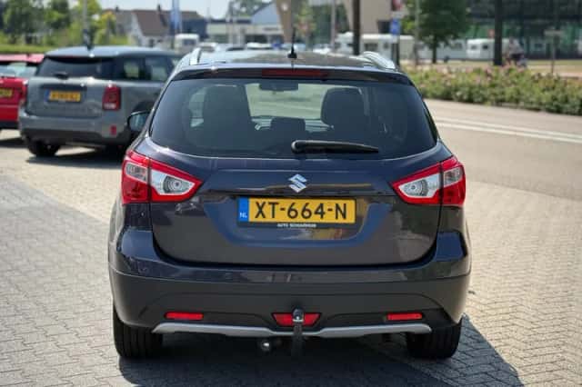 Suzuki SX4 S-Cross (2014) thumbnail 4