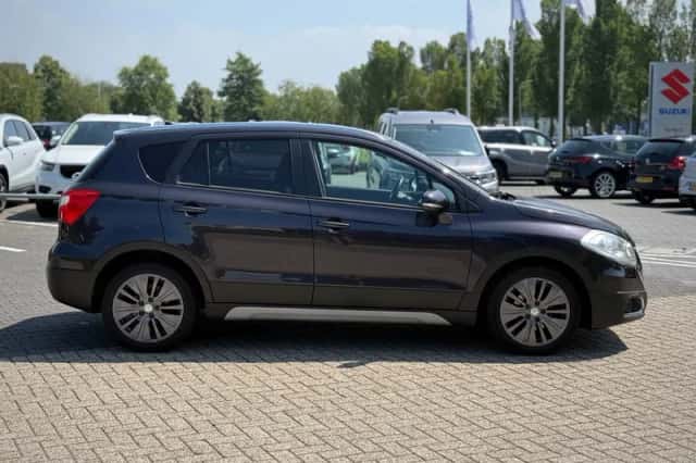 Suzuki SX4 S-Cross (2014) thumbnail 6