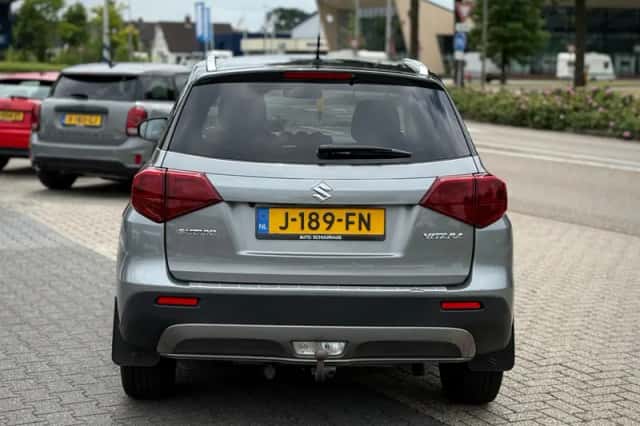 Suzuki Vitara (2020) thumbnail 4