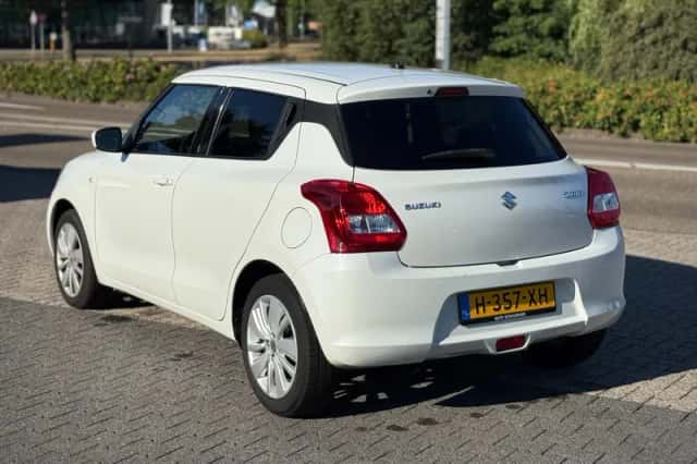 Suzuki Swift (2020) thumbnail 3