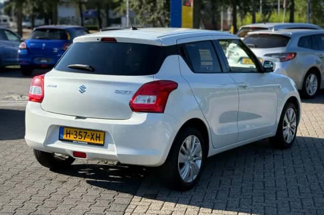 Suzuki Swift (2020) thumbnail 5