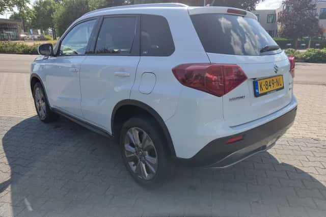 Suzuki Vitara (2020) thumbnail 5