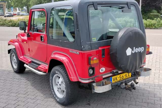 Jeep Wrangler (1991) thumbnail 3