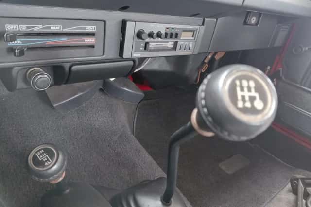 Jeep Wrangler (1991) thumbnail 5
