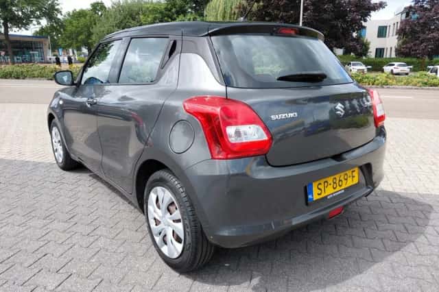 Suzuki Swift (2018) thumbnail 3