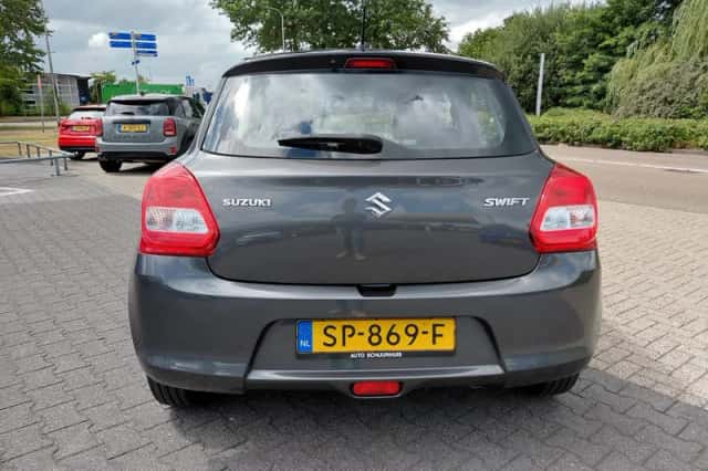 Suzuki Swift (2018) thumbnail 4