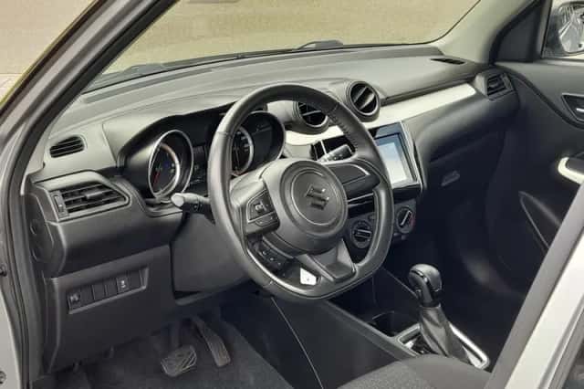 Suzuki Swift (2019) thumbnail 2