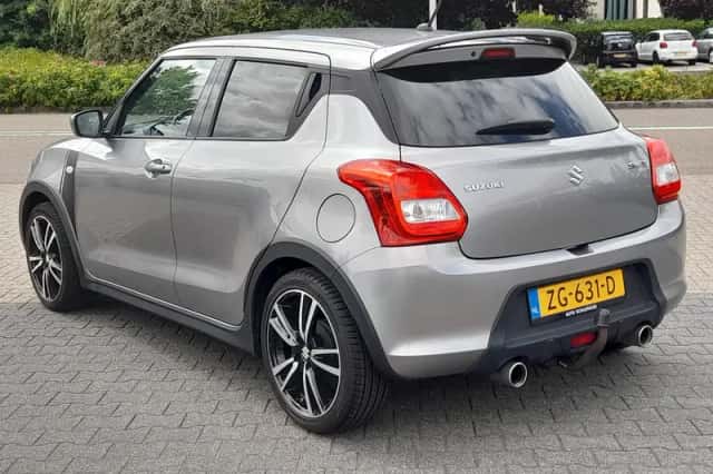 Suzuki Swift (2019) thumbnail 4