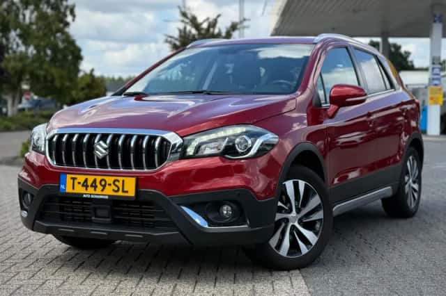 Suzuki S-CROSS (2021) thumbnail 1