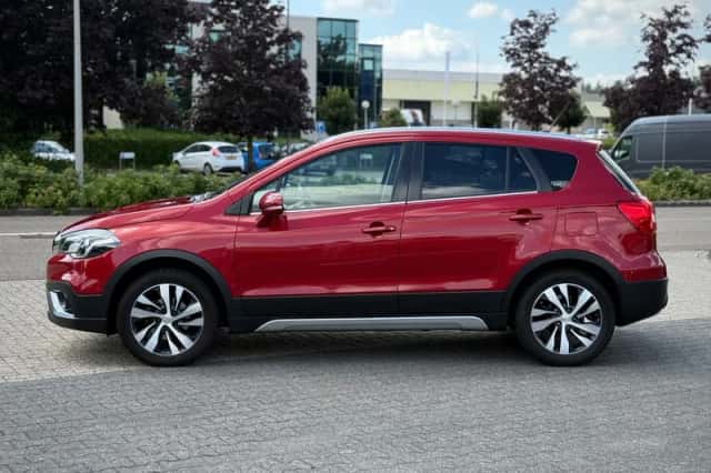 Suzuki S-CROSS (2021) thumbnail 2