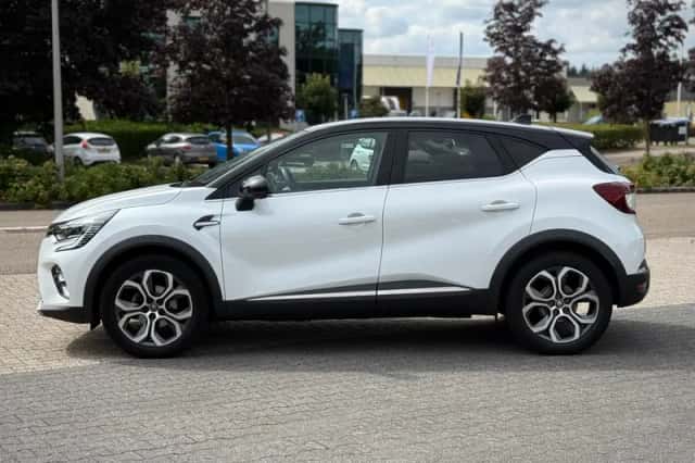 Renault Captur (2021) thumbnail 2