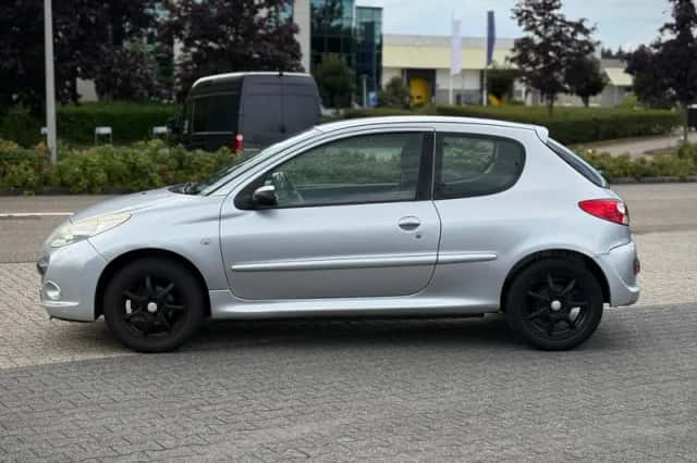 Peugeot 206+ (2009) thumbnail 2