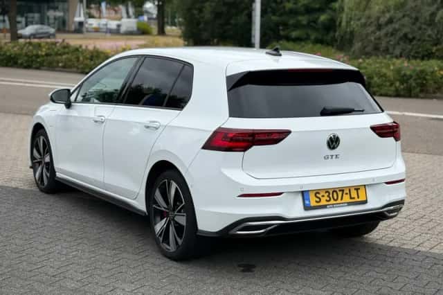 Volkswagen Golf (2021) thumbnail 3