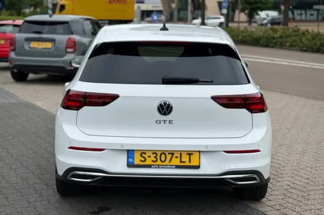 Volkswagen Golf (2021) thumbnail 4