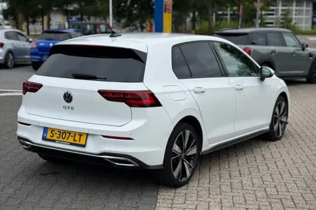 Volkswagen Golf (2021) thumbnail 5