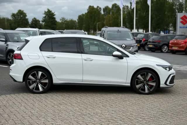 Volkswagen Golf (2021) thumbnail 6