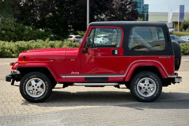 Jeep Wrangler (1991) thumbnail 2