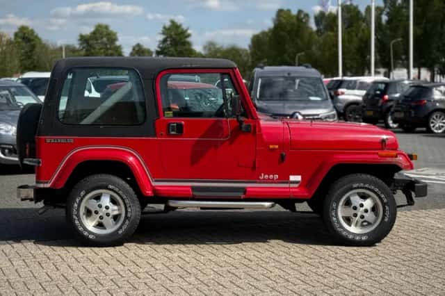 Jeep Wrangler (1991) thumbnail 6