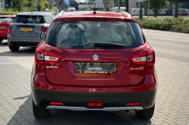 Suzuki SX4 S-Cross (2020) thumbnail 4