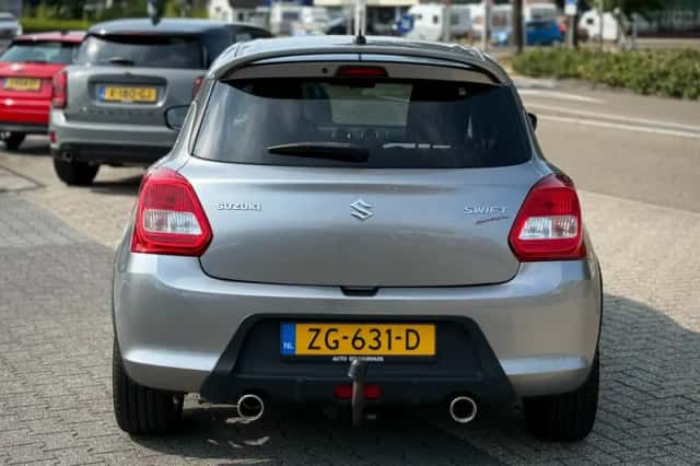 Suzuki Swift (2019) thumbnail 4