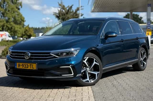 Volkswagen Passat (2020) thumbnail 1