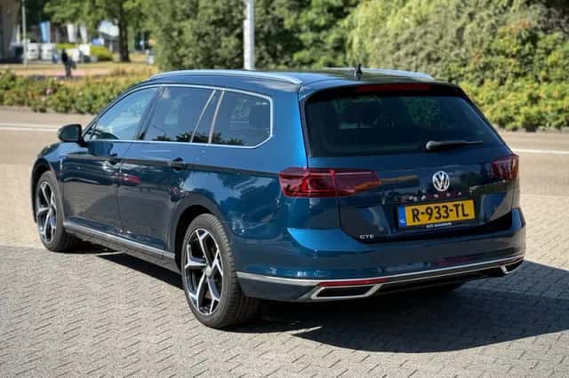 Volkswagen Passat (2020) thumbnail 3