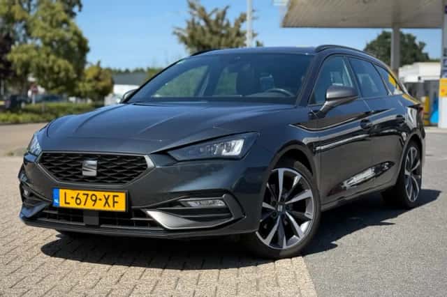 SEAT Leon (2021) thumbnail 1