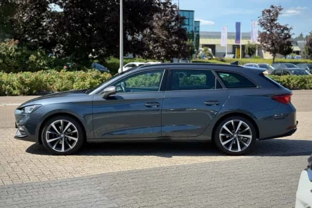 SEAT Leon (2021) thumbnail 2
