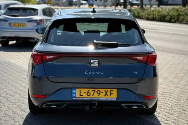 SEAT Leon (2021) thumbnail 4