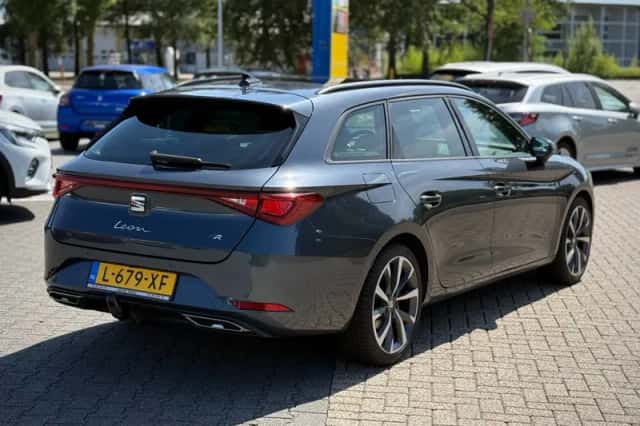 SEAT Leon (2021) thumbnail 5