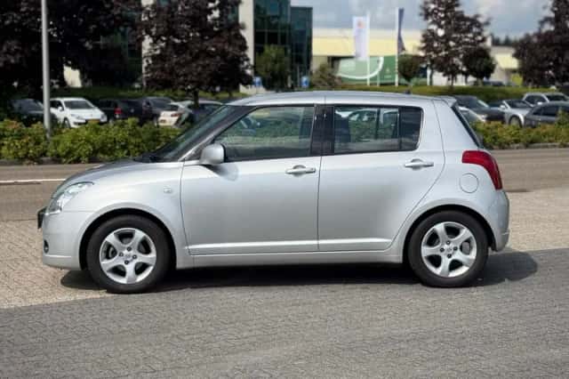 Suzuki Swift (2007) thumbnail 2