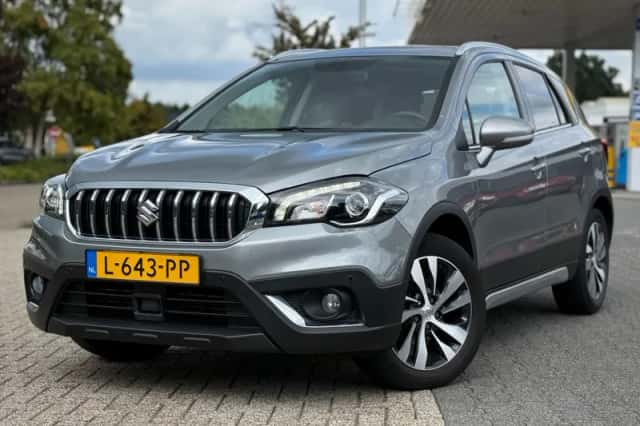 Suzuki S-CROSS (2021) thumbnail 1