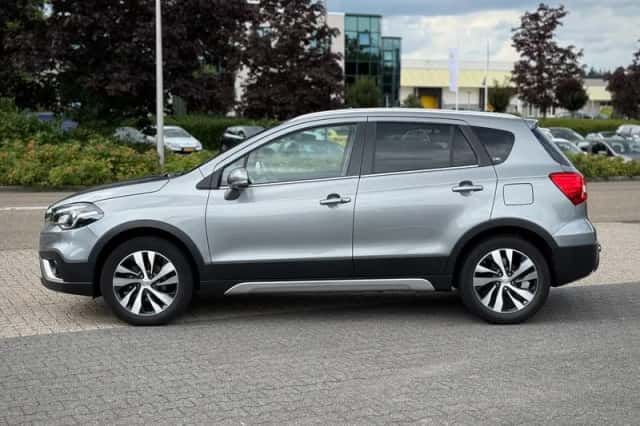 Suzuki S-CROSS (2021) thumbnail 2