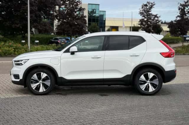 Volvo XC40 (2020) thumbnail 2