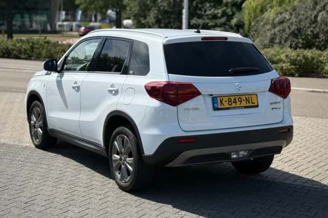 Suzuki Vitara (2020) thumbnail 3