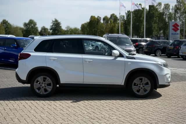 Suzuki Vitara (2020) thumbnail 6