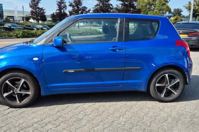 Suzuki Swift (2006) thumbnail 2