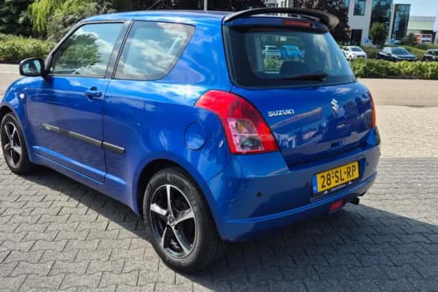 Suzuki Swift (2006) thumbnail 3