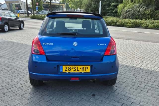 Suzuki Swift (2006) thumbnail 4